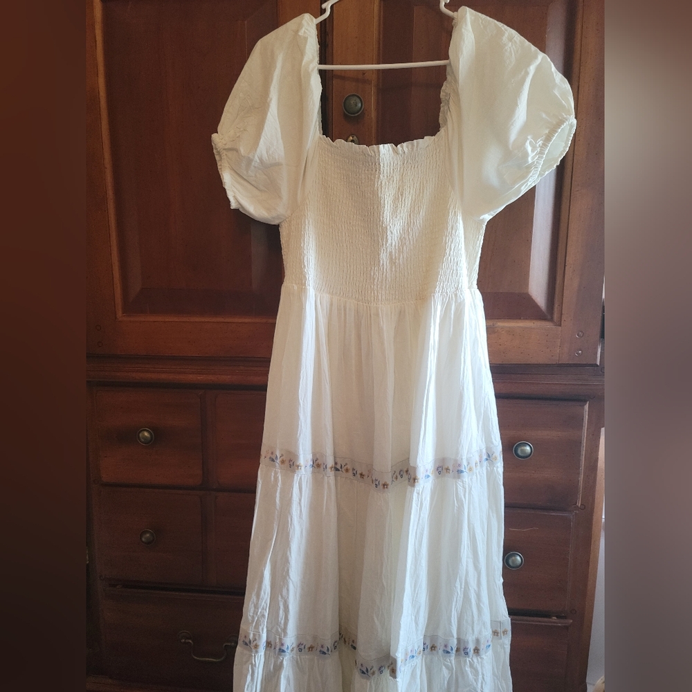 White embroidered maxi dress with puff sleeves